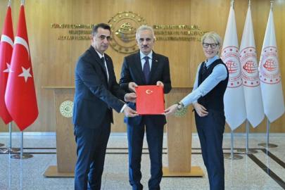 Abdulkadir Uraloğlu duyurdu: Hidrojen yakıtlı tren için imzalar atıldı