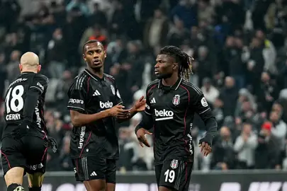 Beşiktaş’ta El Bilal Toure’den kötü haber!