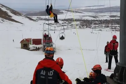AFAD'dan Van’da çığda tatbikat nefes kesti
