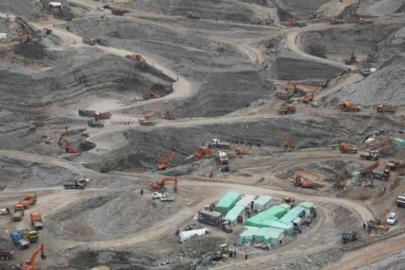 Afganistan'da altın madenciliği 100 bin kişiyi istihdam ediyor