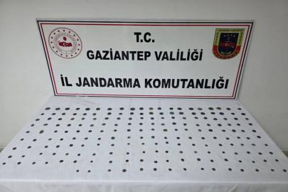 Gaziantep'te tarihi eser operasyonu: 195 adet sikke ele geçirildi