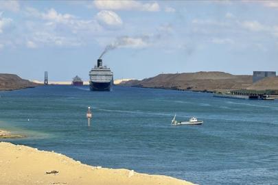 Gazze ateşkesi sonrası Süveyş Kanalı'nda ekonomi canlandı