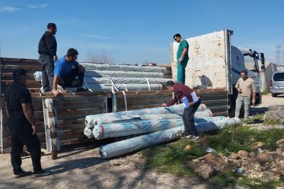 Hortumdan zarar gören üreticilere sera naylonu