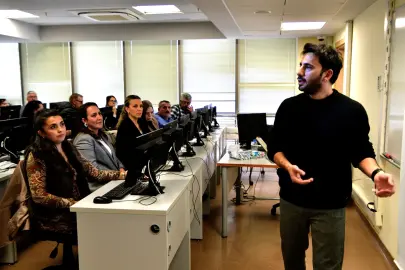 İzmir Bornova’dan muhtarlara dijital odaklı eğitim