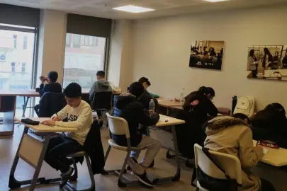 İzmir'de Efes Selçuk'ta sınav yolundaki öğrencilere destek