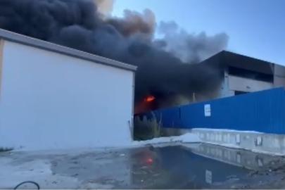 İzmir'de fabrika yangın