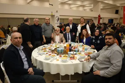 Kocaeli İzmit'te STK temsilcileri aynı sofrada oruç açtı