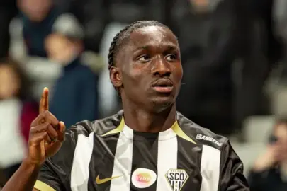 Son dakika: Fenerbahçe’nin transfer için anlaştığı Sidiki Cherif, İstanbul’da!