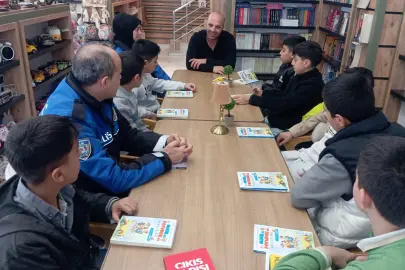 Van'da emniyetin kitap analizi programına yazar Yetkin Albert konuk oldu