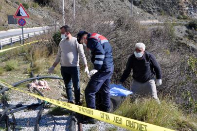 Yol kenarındaki şarampolde kadın cesedi bulundu