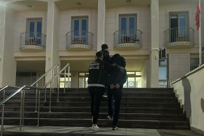 Yolcu otobüsünde 8 kilogram skunk ele geçirildi; 2 tutuklama