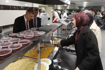 Ağrı'da Rektör Gülçin öğrencilerle buluştu