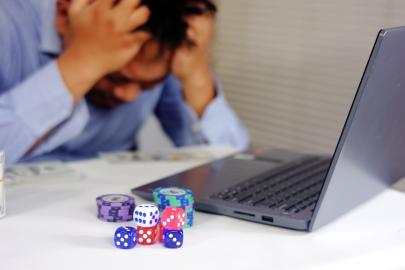 Akademisyenler uyardı: Dijital kumar gençleri tehdit ediyor
