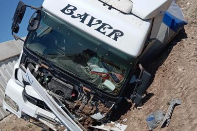 Batman girişinde tır devrildi: 1 kişi yaralandı