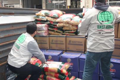 Cizre'den Suriye'ye insani yardım gönderildi