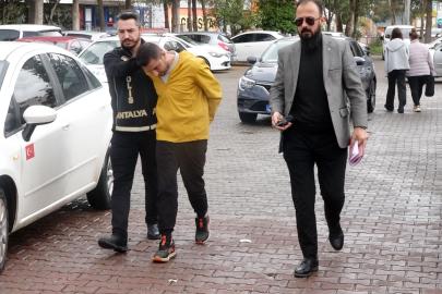 'Kız arkadaşımla neden görüşüyorsun' tartışmasında pompalı tüfekle vurulup, yaralandı (2)