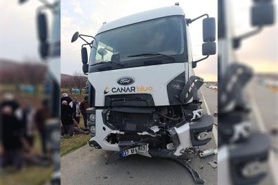 Malatya'da otomobil ile kamyon çarpıştı: 1 ölü, 1 yaralı