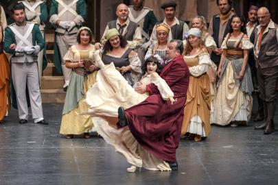 Mart ayında sahnenin ritmi durmuyor