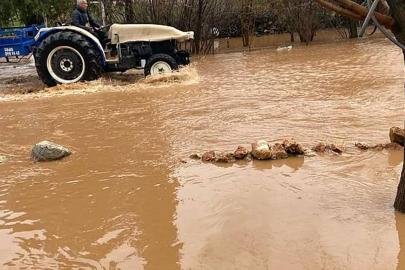 Şanlıurfa’da sağanak sonrası sel: Evleri su bastı