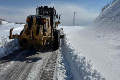 Siirt’te karla mücadele sürüyor: Mahsur kalan vatandaşlar kurtarıldı
