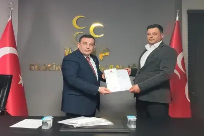 Bilecik'te yoğun iş temposu dolayısıyla istifa eden MHP'li ilçe başkanı yeniden aynı göreve getirildi!