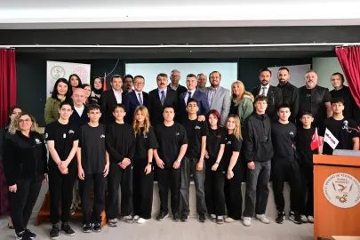 Bursa Yıldırım'da Başkan Yılmaz'dan gençlere tavsiyeler