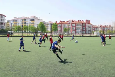 Konya Karatay'da sahada kardeşlik turnuvası