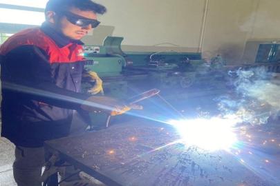 Siirt’te mesleki eğitim: Öğrenciler mezun olmadan iş sahibi oluyor