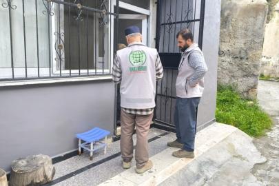 Tarsus’ta kesilen hayır kurbanlarının etleri İhtiyaç sahiplerine dağıtılıyor