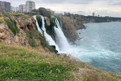 Antalya’da yağışlar sonrası Düden Şelalesi’nde su seviyesi yükseldi