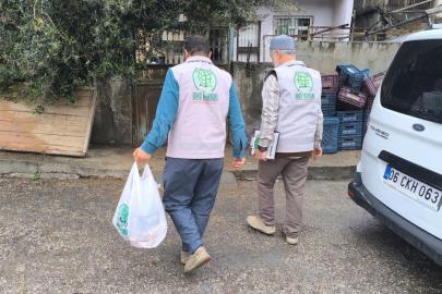 Tarsus’ta ihtiyaç sahiplerine gıda yardımı sürüyor