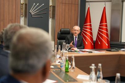 CHP'de gözlerin çevrildiği MYK toplantısı başladı: Gündem kurultay ve olası ihraçlar