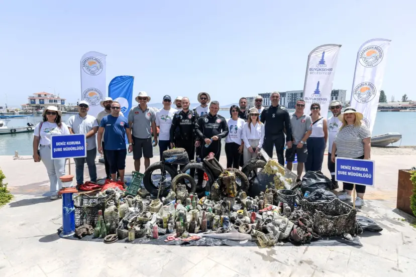 İzmir'in körfez ve kıyılarında 'çevre' seferberliği