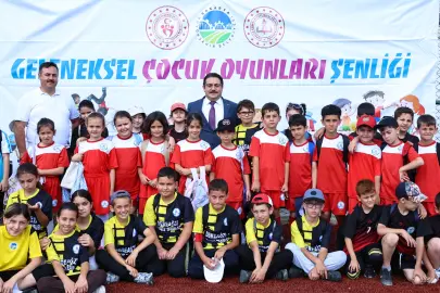 Sakarya'da Geleneksel Çocuk Oyunları Şenliği büyük ilgi gördü