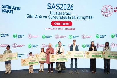 Sıfır Atık Yarışması'nda dereceye giren öğrenci ve öğretmenlere ödülleri verildi