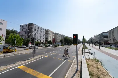 Buca’nın ana arterleri teker teker yenileniyor