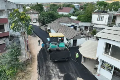 Bursa Karacabey'in Yenikaraağaç Mahallesi'nde yollar yenileniyor