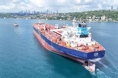 İstanbul açıklarında vurulmuştu, dört ay sonra boğazdan geçti