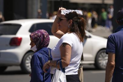 Afrika ve Basra sıcakları bunaltacak. İstanbullular dikkat! Saat 03.00 uyarısı geldi