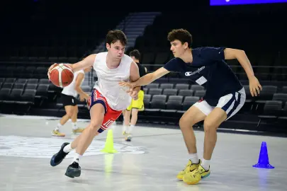 Çayırova’da, geleceğin basketbolcuları seçmelerde ter döktü