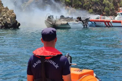 Fethiye’de gezinti teknesinde yangın! 115 kişi tahliye edildi