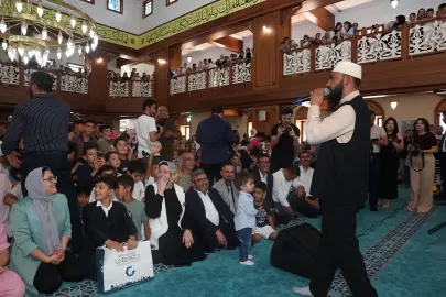 Gaziantep'te Celal Karatüre ilahileri çocuklarla söyledi