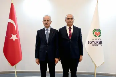Bakan Uraloğlu'ndan Malatya'da Şehir Kütüphanesi'ne ziyaret