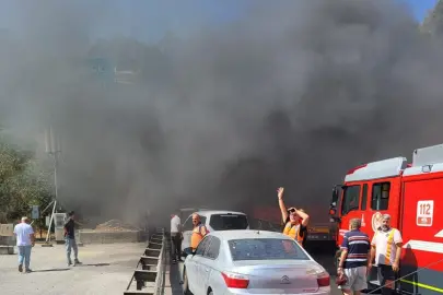 Bayraklı Tünelleri’ndeki tır yangını kısa sürede söndürüldü