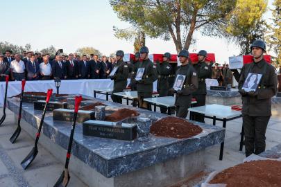 KKTC'de 52 yıl sonra şehit töreni: 37 şehitten 15’inin kimlik tespit işlemleri bitti