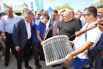Kocaeli'de Başkan Büyükakın, Karadenizlilerin coşkusuna ortak oldu