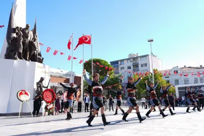 Manisa’nın kurtuluşunun 104’üncü yılı törenle kutlandı