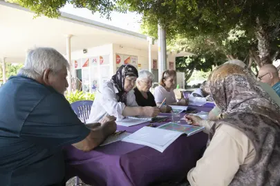 Mersin’de alzheimer hastaları sahilde buluştu