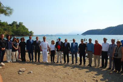Phaselis'te deniz bariyeri ve çöp kapar uygulaması