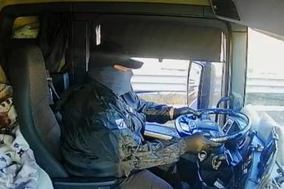 Türk TIR'ı, İtalya'da maskeli ve silahlı 4 kişi tarafından gasbedildi